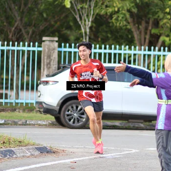 Runner Photo 8013051