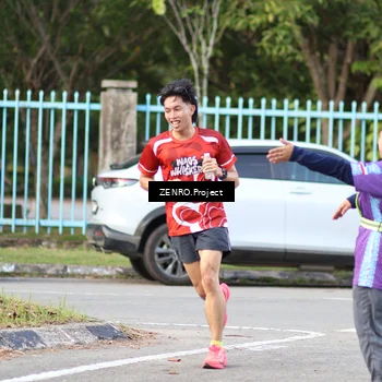 Runner Photo 8013071