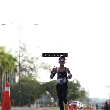 Runner Photo 8015400