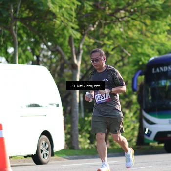 Runner Photo 8016627