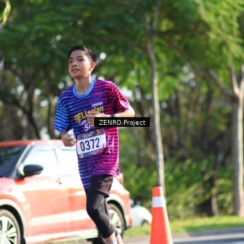 Runner Photo 8016676