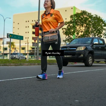 Runner Photo 8017004