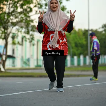 Runner Photo 8017012