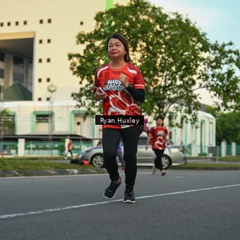 Runner Photo 8017041