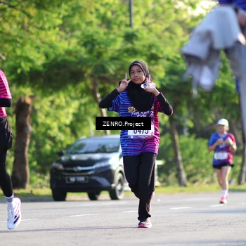 Runner Photo 8017053