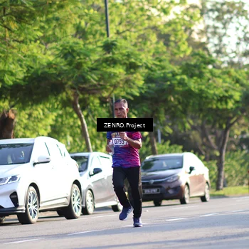 Runner Photo 8017073