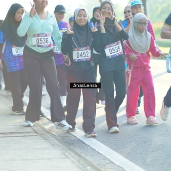 Runner Photo 8017358