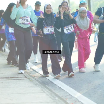 Runner Photo 8017359