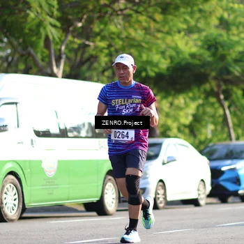 Runner Photo 8017376