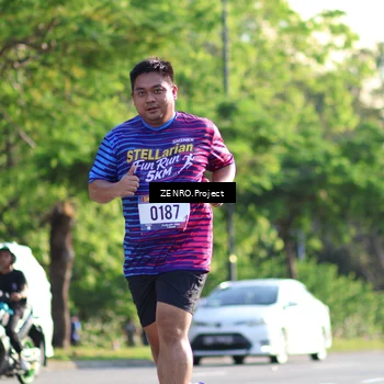 Runner Photo 8017404