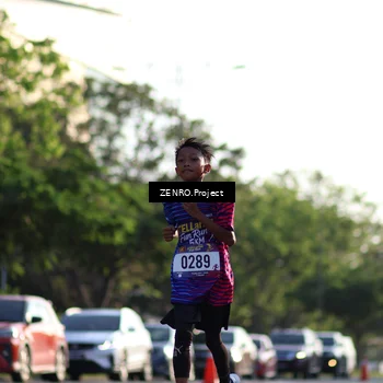 Runner Photo 8017418