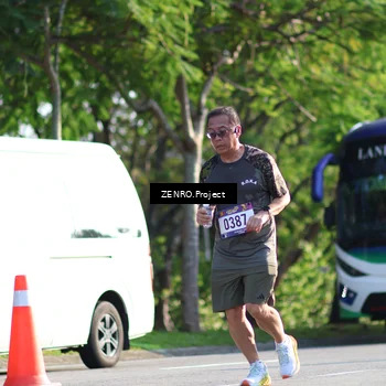 Runner Photo 8017441