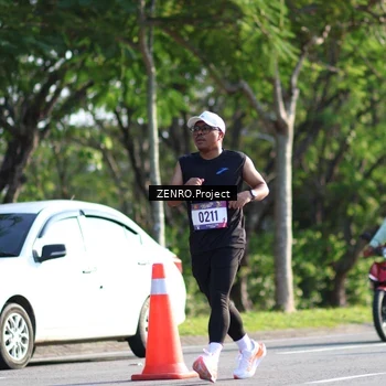 Runner Photo 8017475