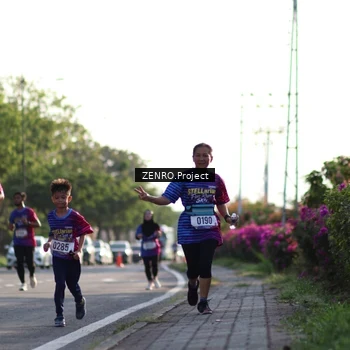 Runner Photo 8017612