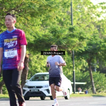Runner Photo 8017797