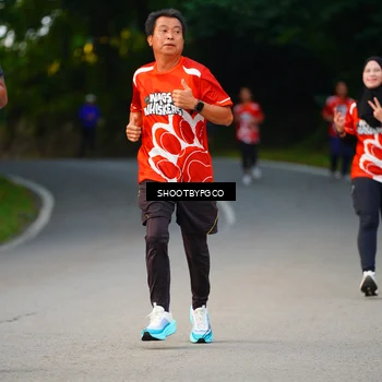 Runner Photo 8017871