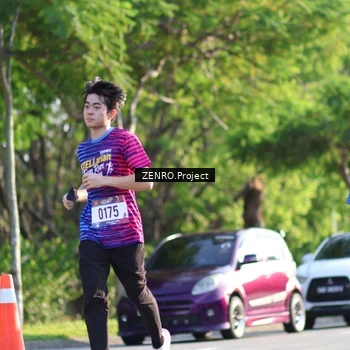Runner Photo 8017875