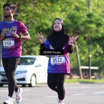 Runner Photo 8017878