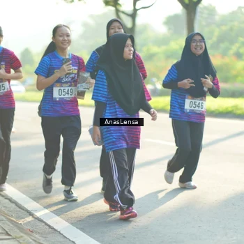 Runner Photo 8017943