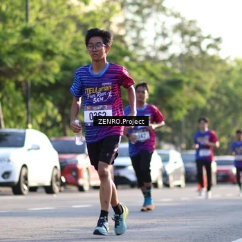 Runner Photo 8017945
