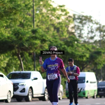 Runner Photo 8017958