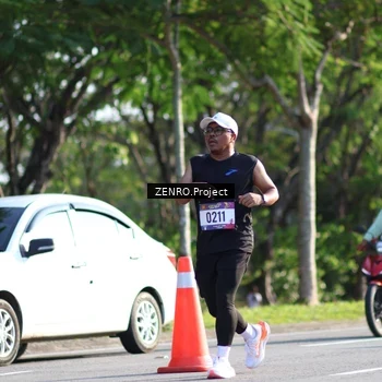 Runner Photo 8017980