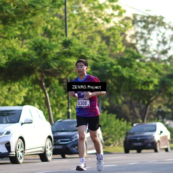 Runner Photo 8017993
