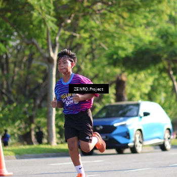 Runner Photo 8018001