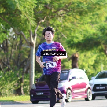 Runner Photo 8018007