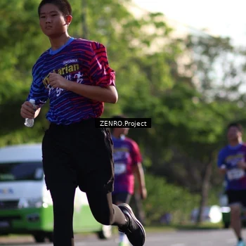 Runner Photo 8018037