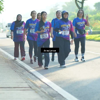Runner Photo 8018041