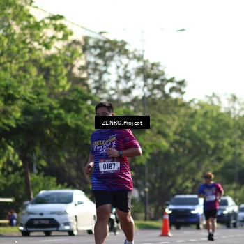 Runner Photo 8018060