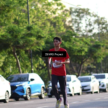 Runner Photo 8018070