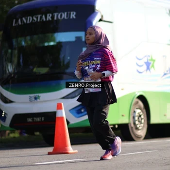 Runner Photo 8018075