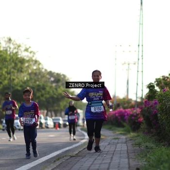 Runner Photo 8018080