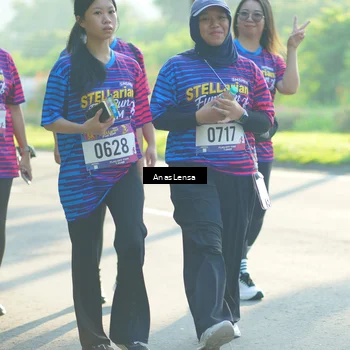 Runner Photo 8018083