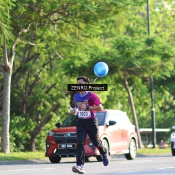 Runner Photo 8018126