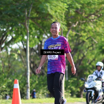 Runner Photo 8018137