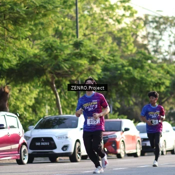 Runner Photo 8018180
