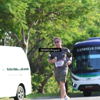 Runner Photo 8018244