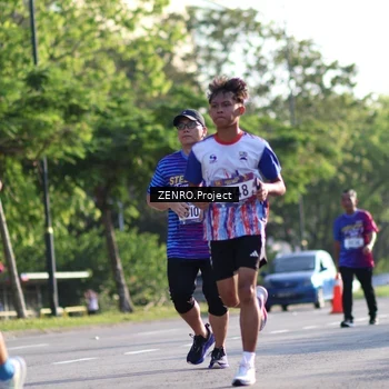 Runner Photo 8018373