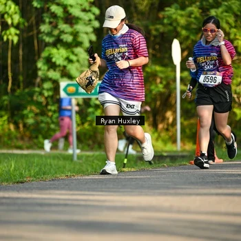 Runner Photo 8018888