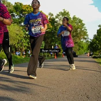 Runner Photo 8019003