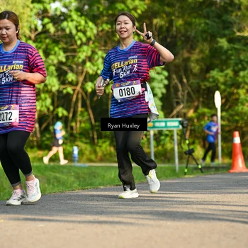 Runner Photo 8019037