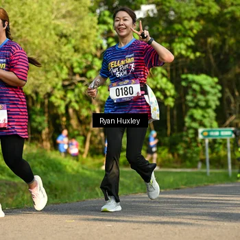 Runner Photo 8019041