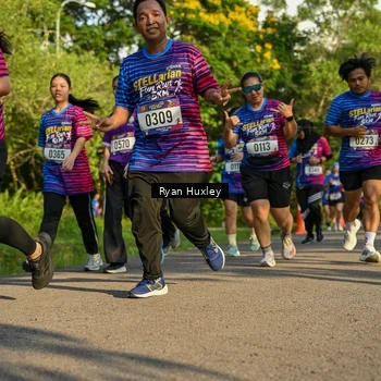 Runner Photo 8019099