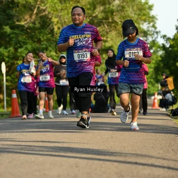 Runner Photo 8019476