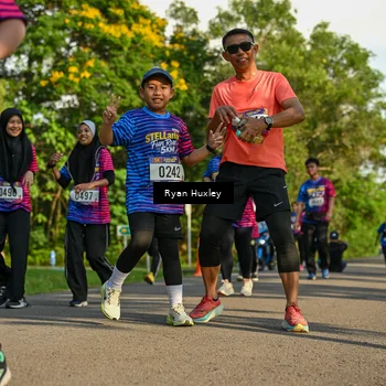 Runner Photo 8019802