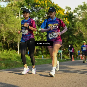 Runner Photo 8020001