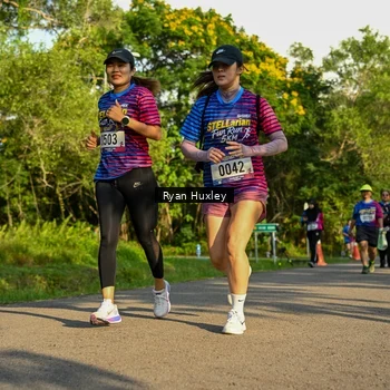 Runner Photo 8020005